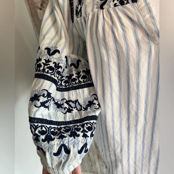 Roller Rabbit Embroidered Puff Sleeve Blouse Size Small - Picture 2 of 4